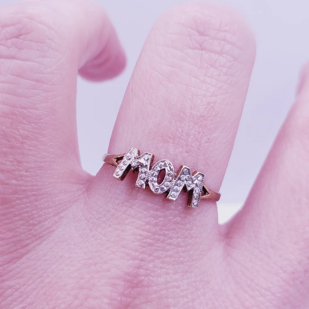 10k Solid Yellow Gold Mom Or Wow Genuine Diamond Accent Ring
